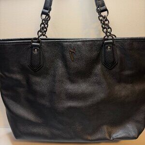 Simply Vera Black Shoulder Bag – Chain Strap Detail